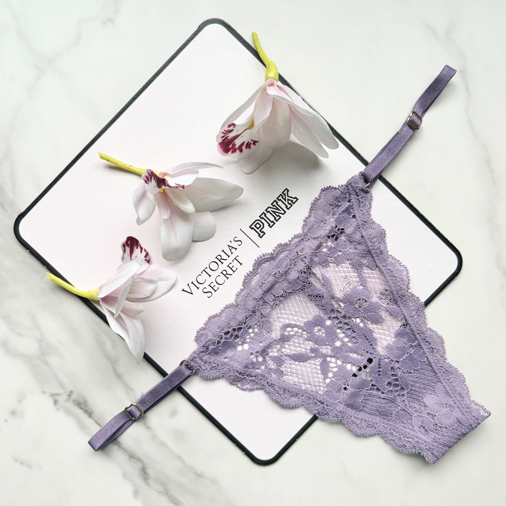 NWT VICTORIA'S SECRET DREAM ANGELS LACE ADJUSTABLE V-STRING PANTY IN FROZEN PLUM